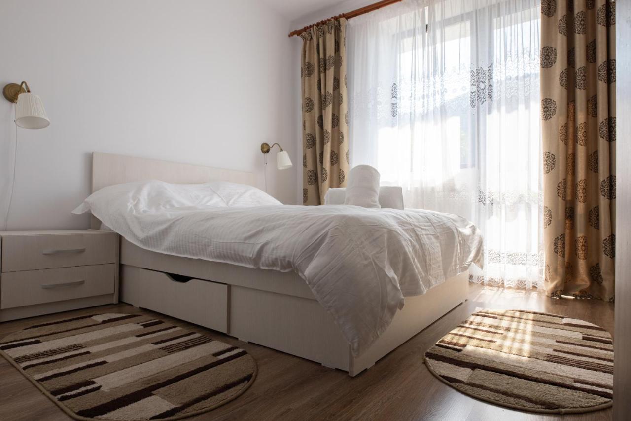 Orchid Luxury Apartment Sinaia Bagian luar foto