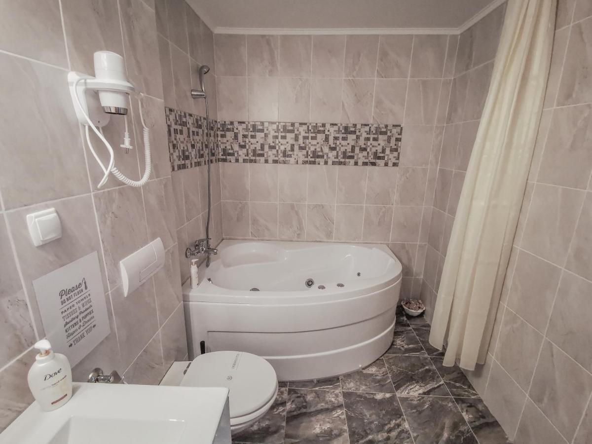 Orchid Luxury Apartment Sinaia Bagian luar foto