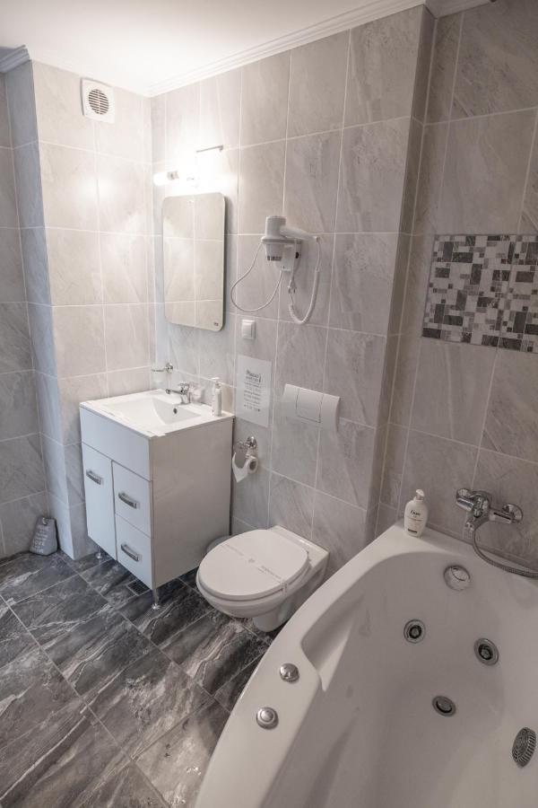 Orchid Luxury Apartment Sinaia Bagian luar foto