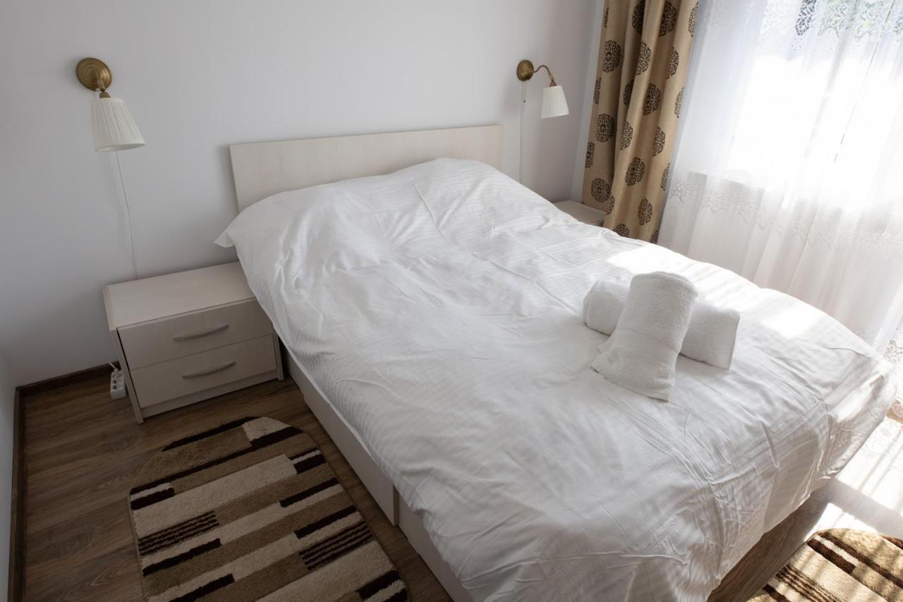 Orchid Luxury Apartment Sinaia Bagian luar foto
